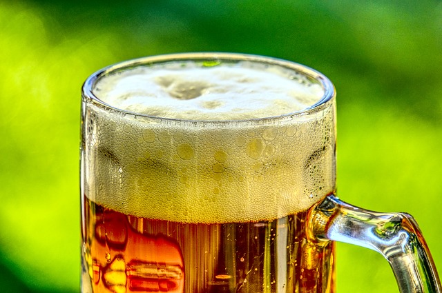pivo s pěnou.jpg