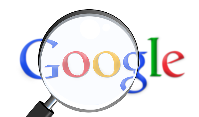 logo google pod lupou